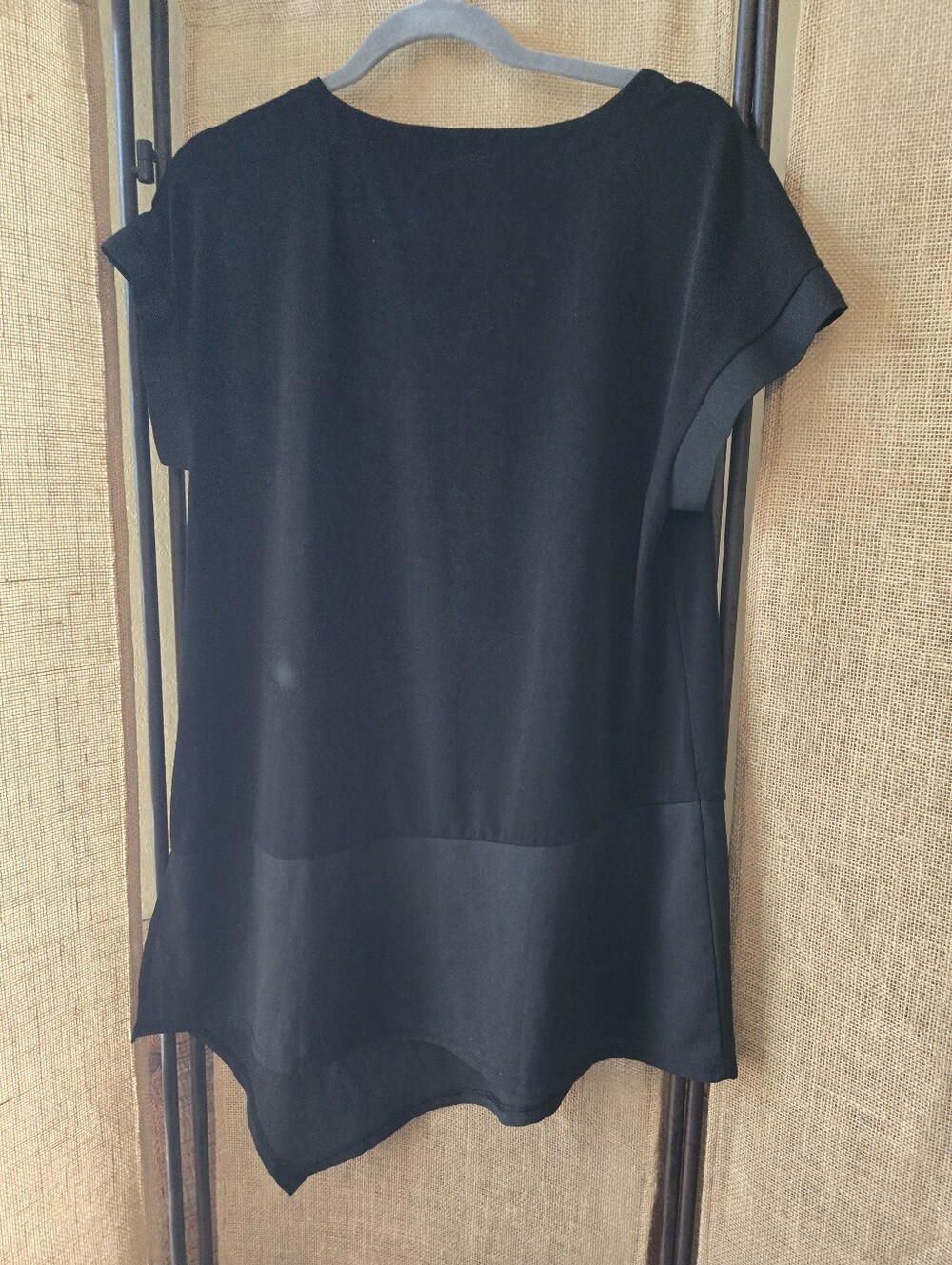 Chico's Black Asymmetric Short-Sleeve Women’s Top Side Slit See Measurements - Picture 9 of 10